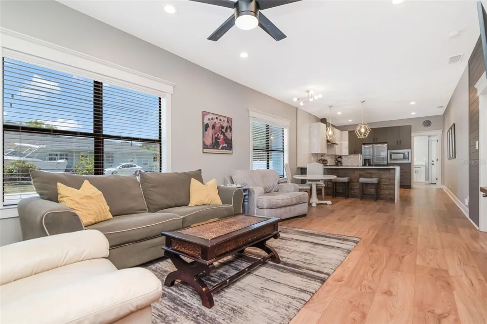 2507 W GRAY STREET Tampa, FL 33609