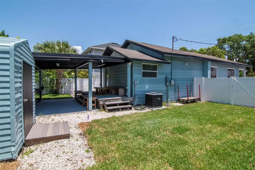 2507 W GRAY STREET Tampa, FL 33609