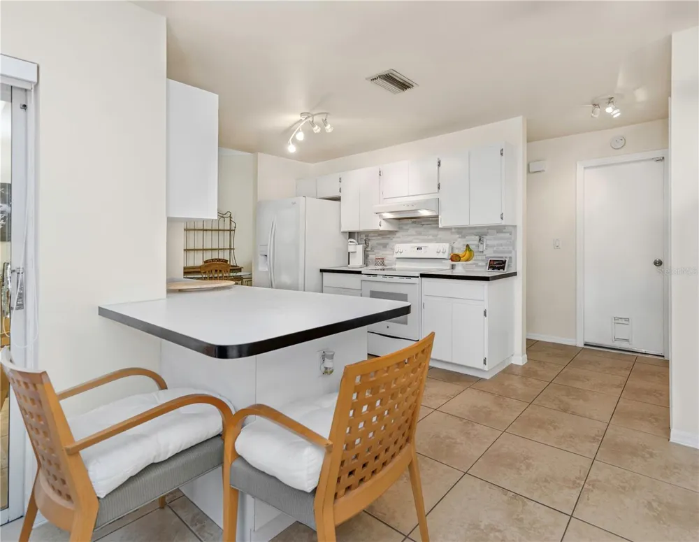 2437 HAWK AVENUE Palm Harbor, FL 34683