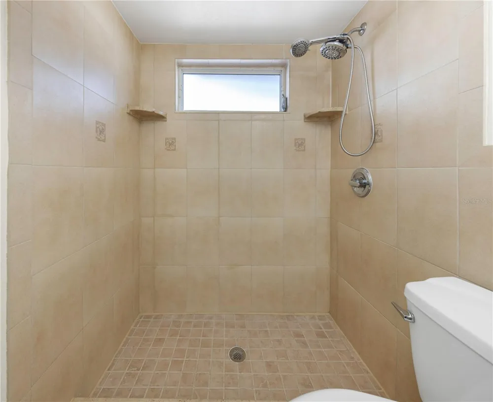 2437 HAWK AVENUE Palm Harbor, FL 34683