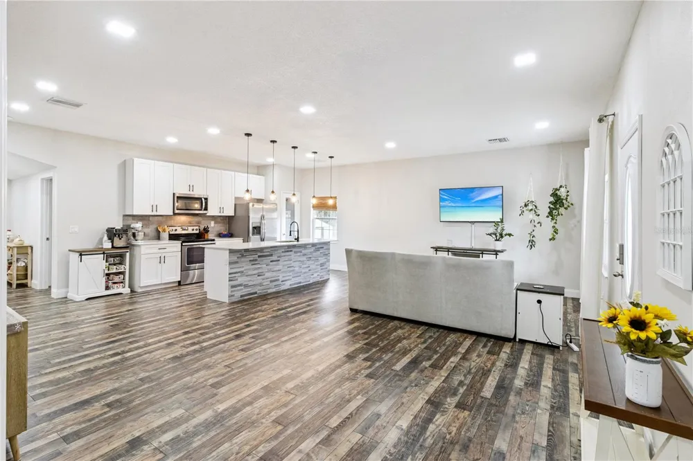 945 GORDON AVENUE Bartow, FL 33830