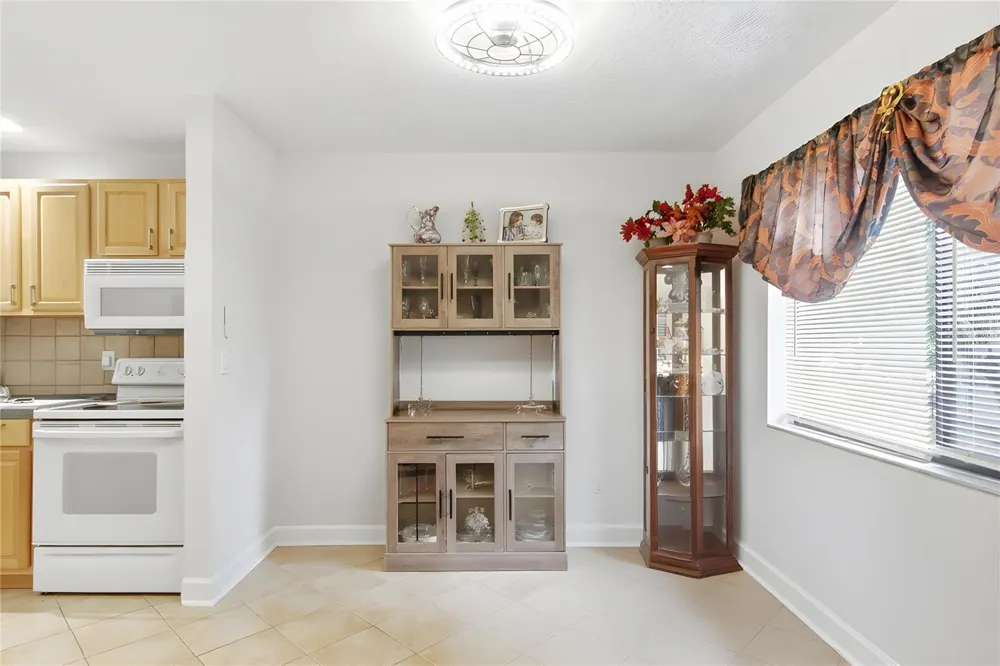 314 PALM COAST PARKWAY NE #202 Palm Coast, FL 32137
