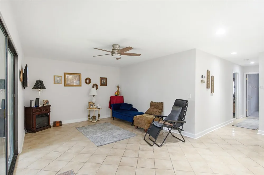 314 PALM COAST PARKWAY NE #202 Palm Coast, FL 32137
