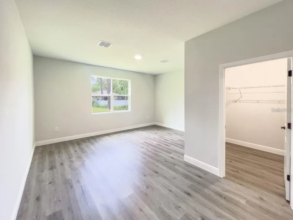 1580 EAST PARKWAY Deland, FL 32724