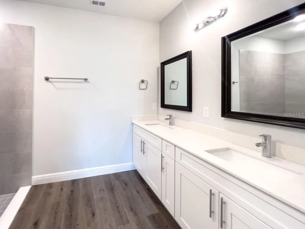 1580 EAST PARKWAY Deland, FL 32724