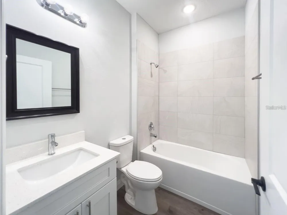 1580 EAST PARKWAY Deland, FL 32724
