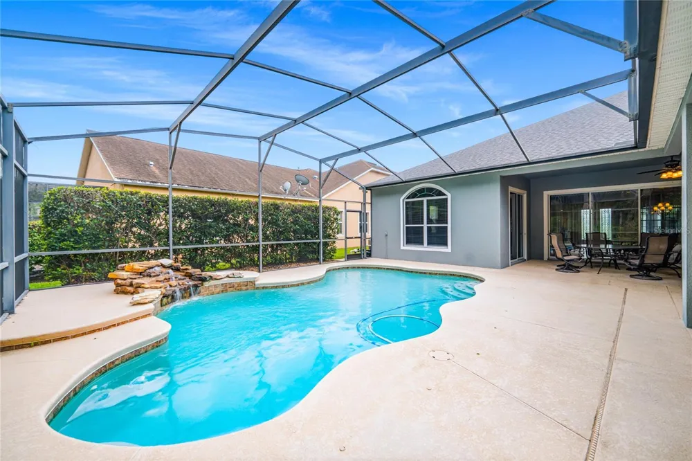 5977 LAKE MELROSE DRIVE Orlando, FL 32829
