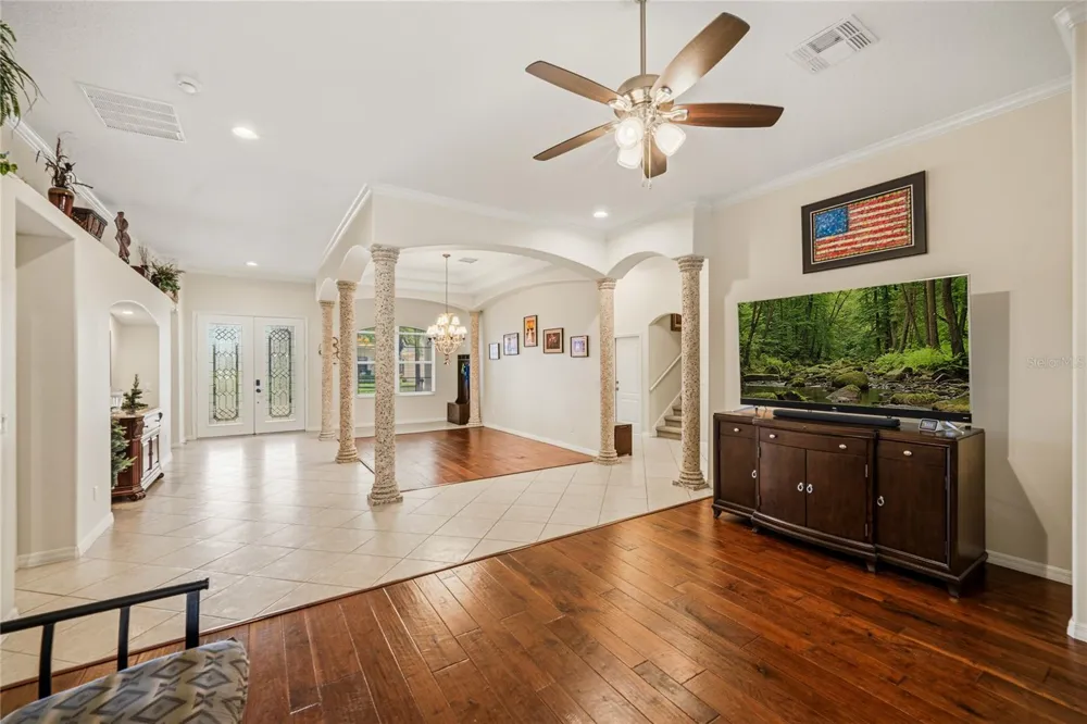 5977 LAKE MELROSE DRIVE Orlando, FL 32829