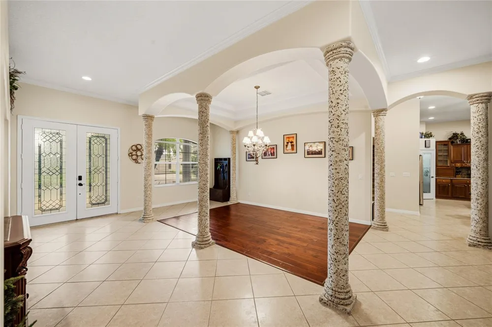 5977 LAKE MELROSE DRIVE Orlando, FL 32829