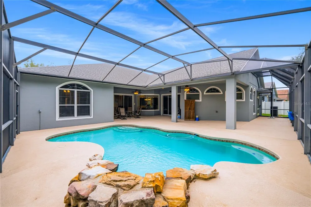 5977 LAKE MELROSE DRIVE Orlando, FL 32829