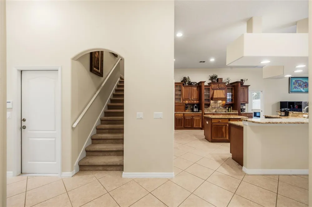 5977 LAKE MELROSE DRIVE Orlando, FL 32829