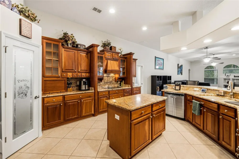 5977 LAKE MELROSE DRIVE Orlando, FL 32829