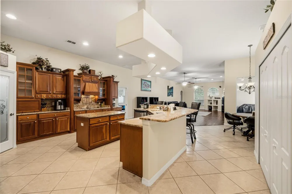 5977 LAKE MELROSE DRIVE Orlando, FL 32829