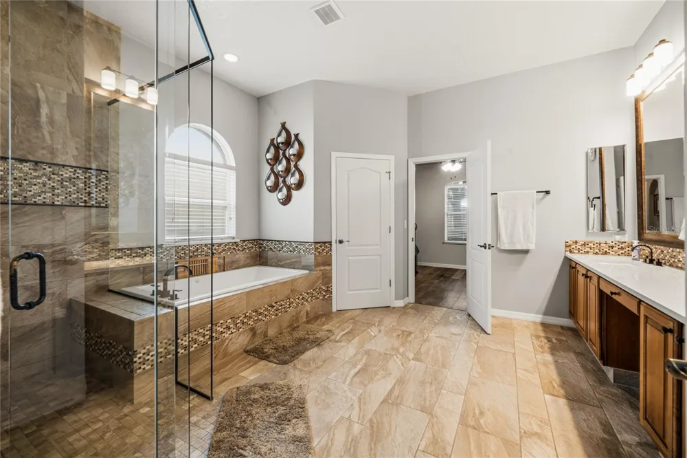 5977 LAKE MELROSE DRIVE Orlando, FL 32829