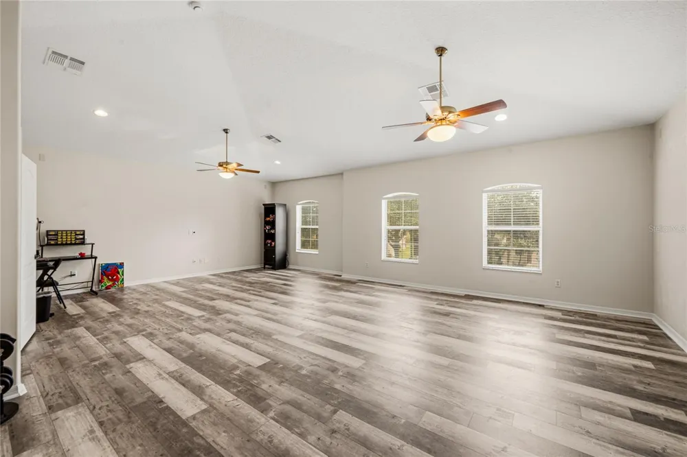 5977 LAKE MELROSE DRIVE Orlando, FL 32829