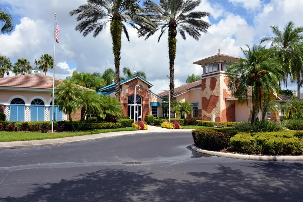 5977 LAKE MELROSE DRIVE Orlando, FL 32829