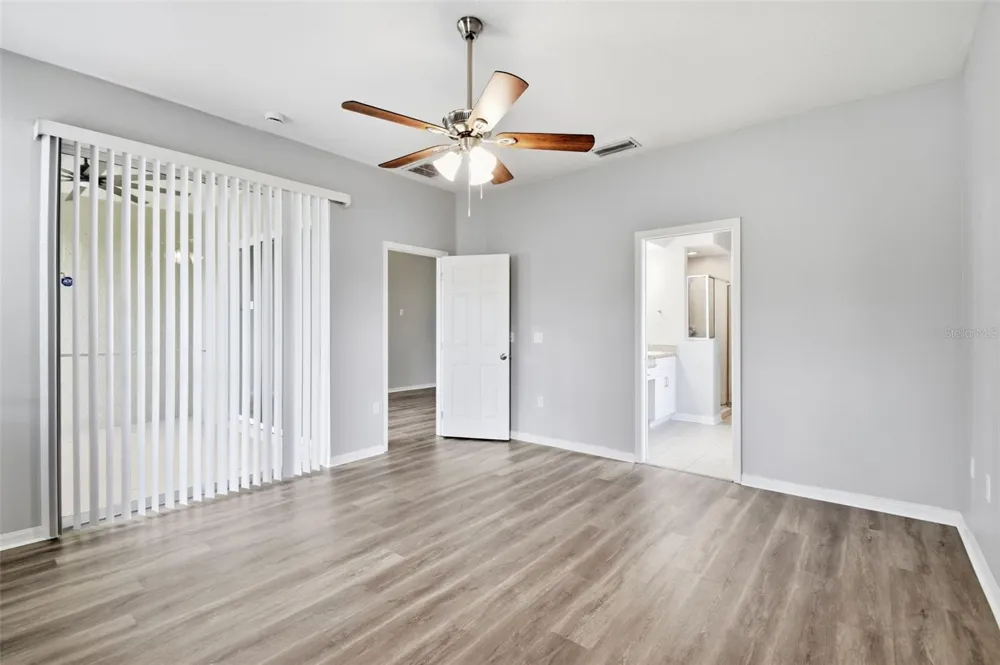 427 FERN GULLEY DRIVE Seffner, FL 33584