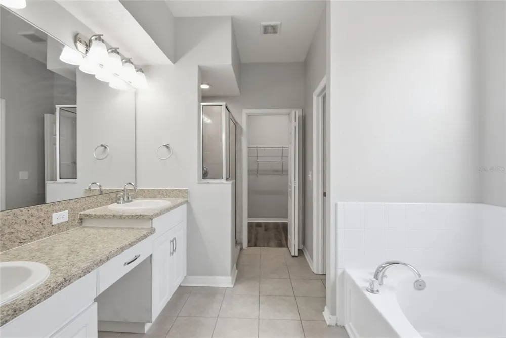 427 FERN GULLEY DRIVE Seffner, FL 33584