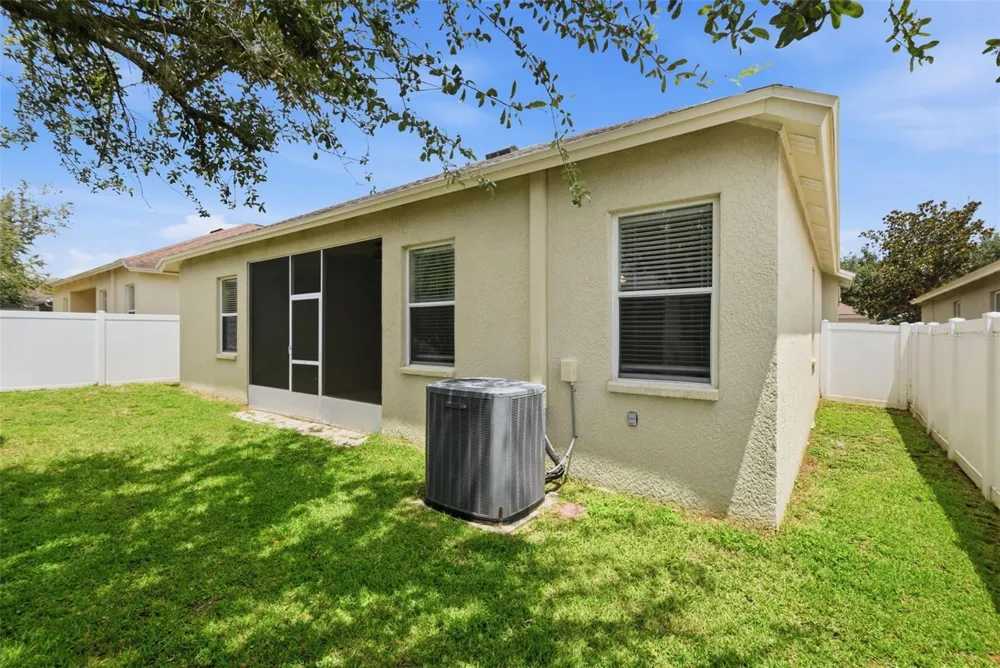 427 FERN GULLEY DRIVE Seffner, FL 33584