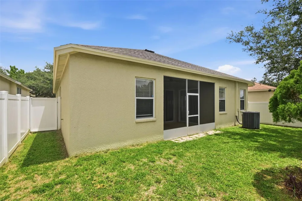 427 FERN GULLEY DRIVE Seffner, FL 33584