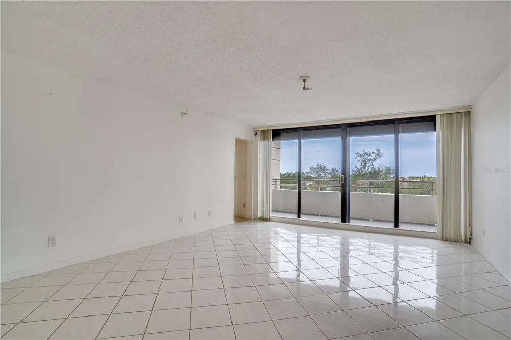 5940 PELICAN BAY PLAZA S #504 St Petersburg, FL 33707