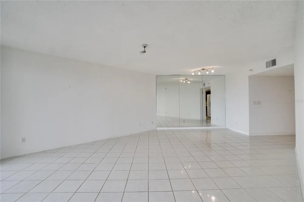 5940 PELICAN BAY PLAZA S #504 St Petersburg, FL 33707