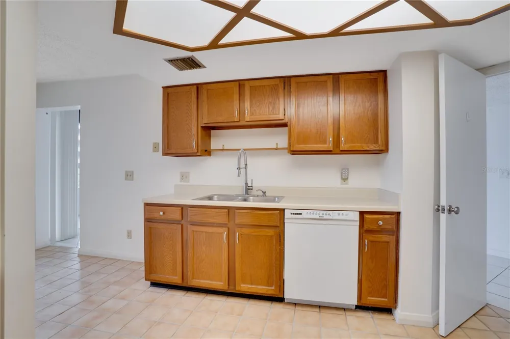5940 PELICAN BAY PLAZA S #504 St Petersburg, FL 33707