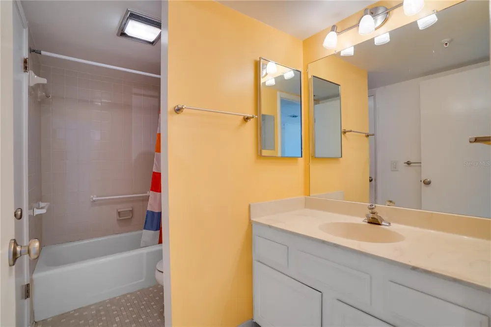 5940 PELICAN BAY PLAZA S #504 St Petersburg, FL 33707