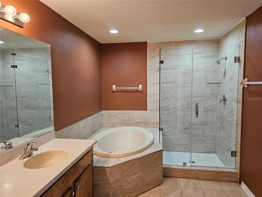 1147 EMERALD HILL WAY Valrico, FL 33594