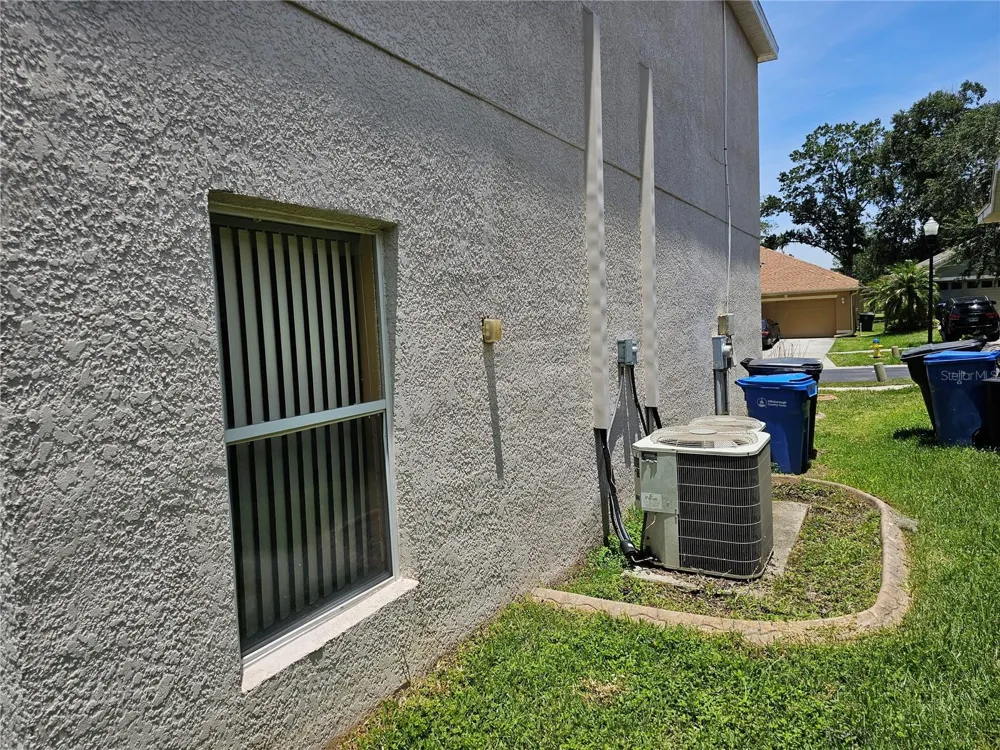 1147 EMERALD HILL WAY Valrico, FL 33594