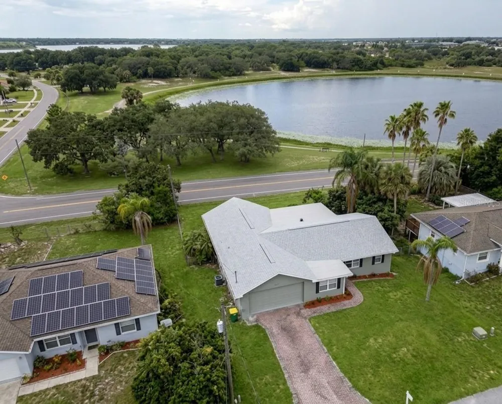 907 VALENTINA DRIVE Dundee, FL 33838