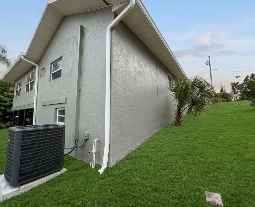 907 VALENTINA DRIVE Dundee, FL 33838
