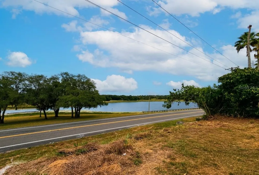 907 VALENTINA DRIVE Dundee, FL 33838