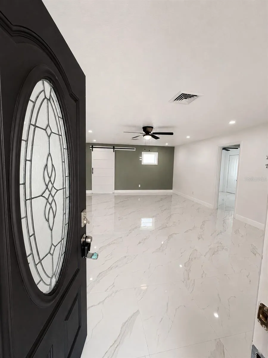 907 VALENTINA DRIVE Dundee, FL 33838