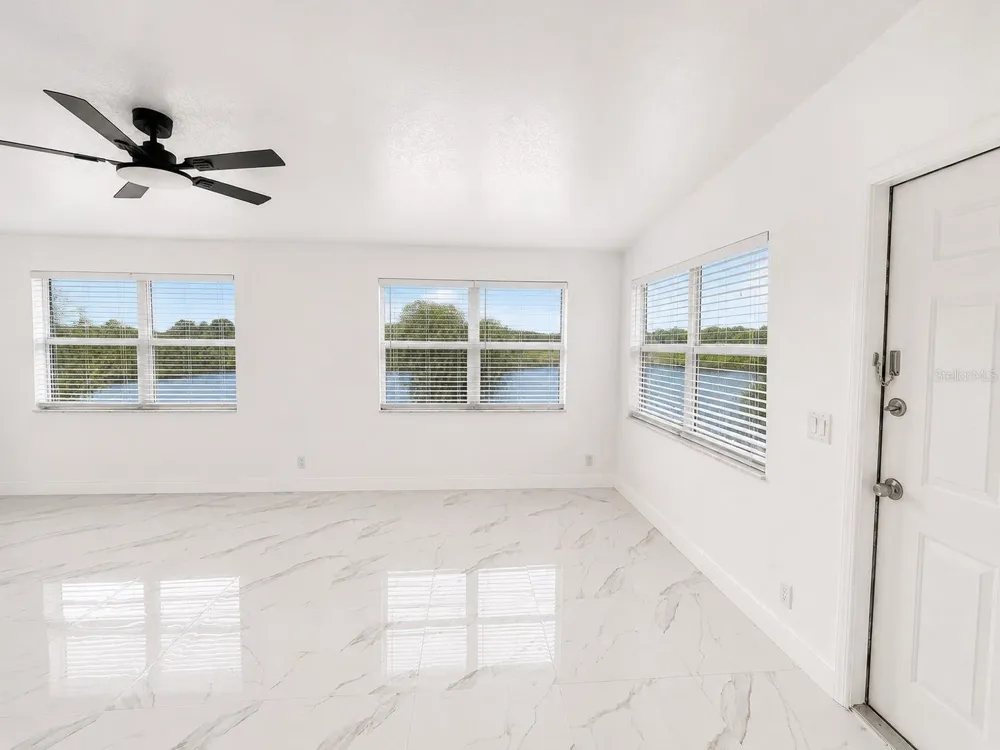 907 VALENTINA DRIVE Dundee, FL 33838