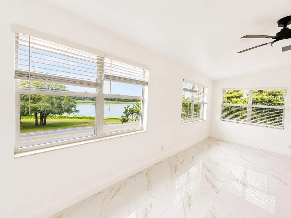 907 VALENTINA DRIVE Dundee, FL 33838
