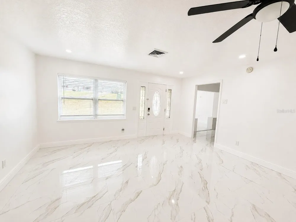 907 VALENTINA DRIVE Dundee, FL 33838