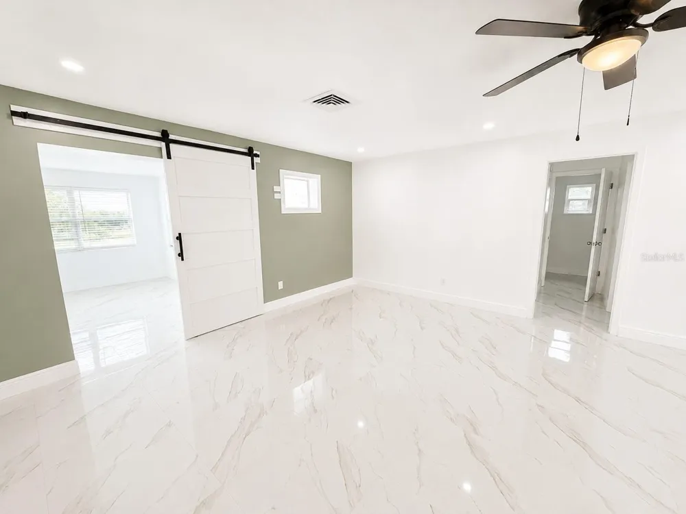 907 VALENTINA DRIVE Dundee, FL 33838