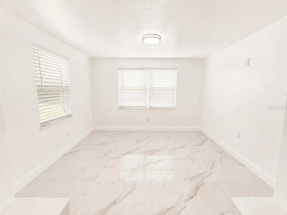 907 VALENTINA DRIVE Dundee, FL 33838