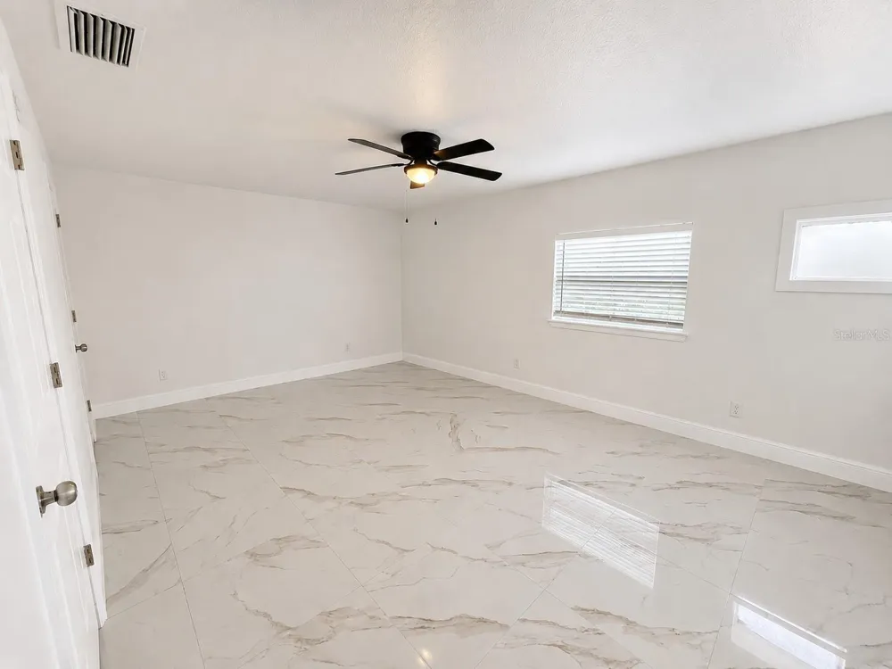 907 VALENTINA DRIVE Dundee, FL 33838