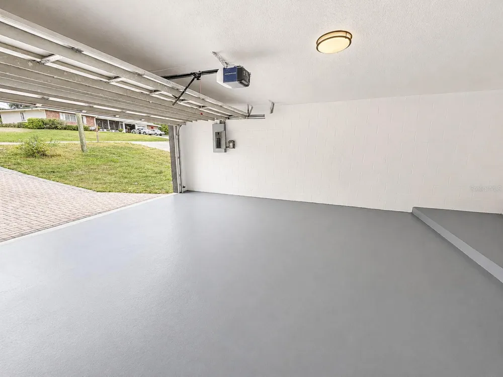 907 VALENTINA DRIVE Dundee, FL 33838