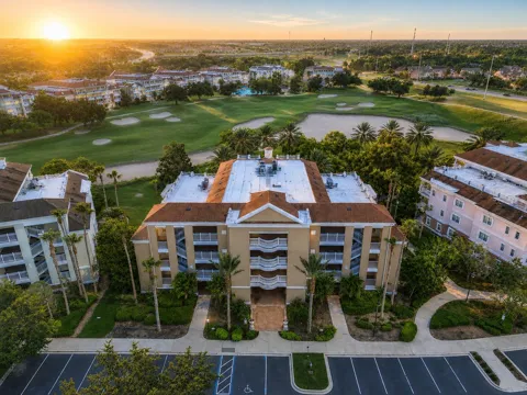 1106 SUNSET VIEW CIRCLE #304