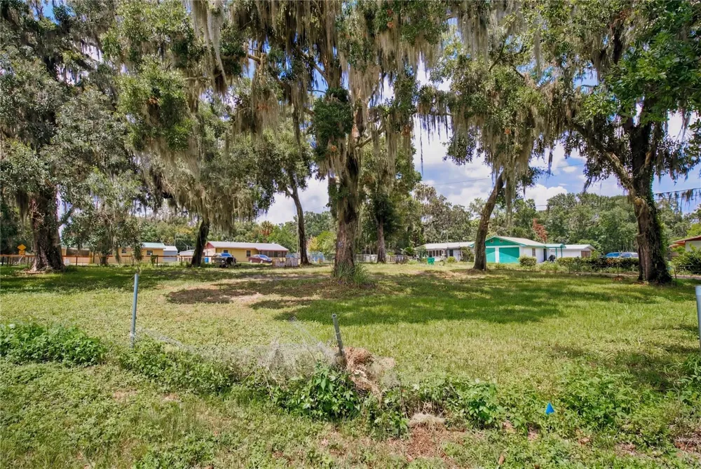 720 HUNTINGTON ROAD Crescent City, FL 32112