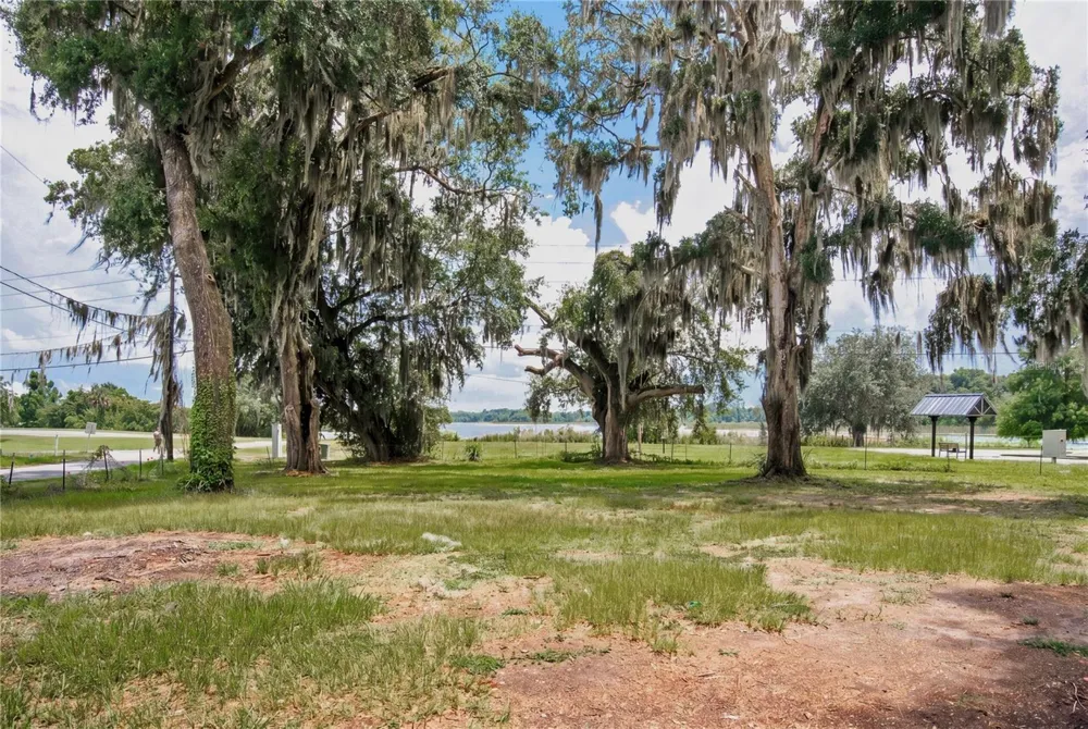 720 HUNTINGTON ROAD Crescent City, FL 32112