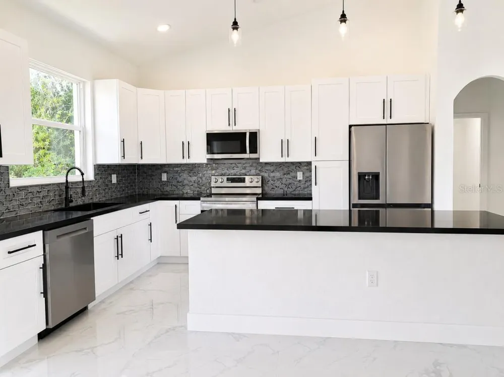 3476 SE HWY 484 Belleview, FL 34420