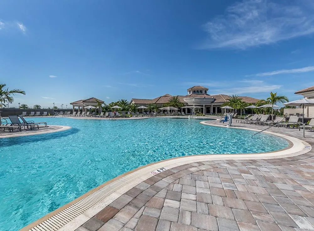 18114 GAWTHROP DRIVE #201 Lakewood Ranch, FL 34211