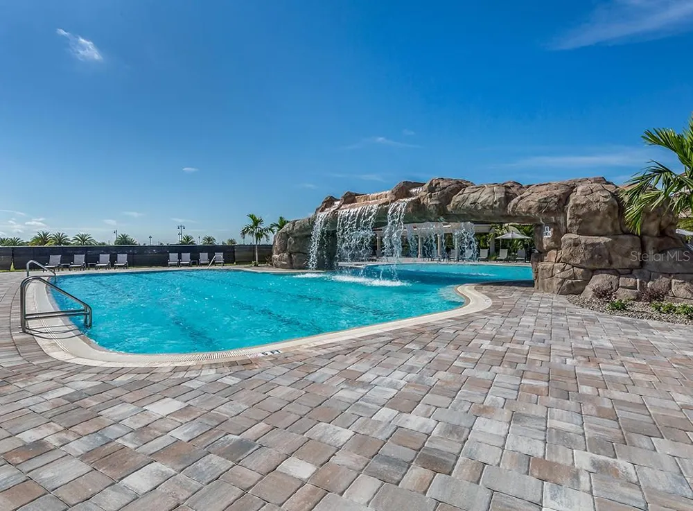 18114 GAWTHROP DRIVE #201 Lakewood Ranch, FL 34211