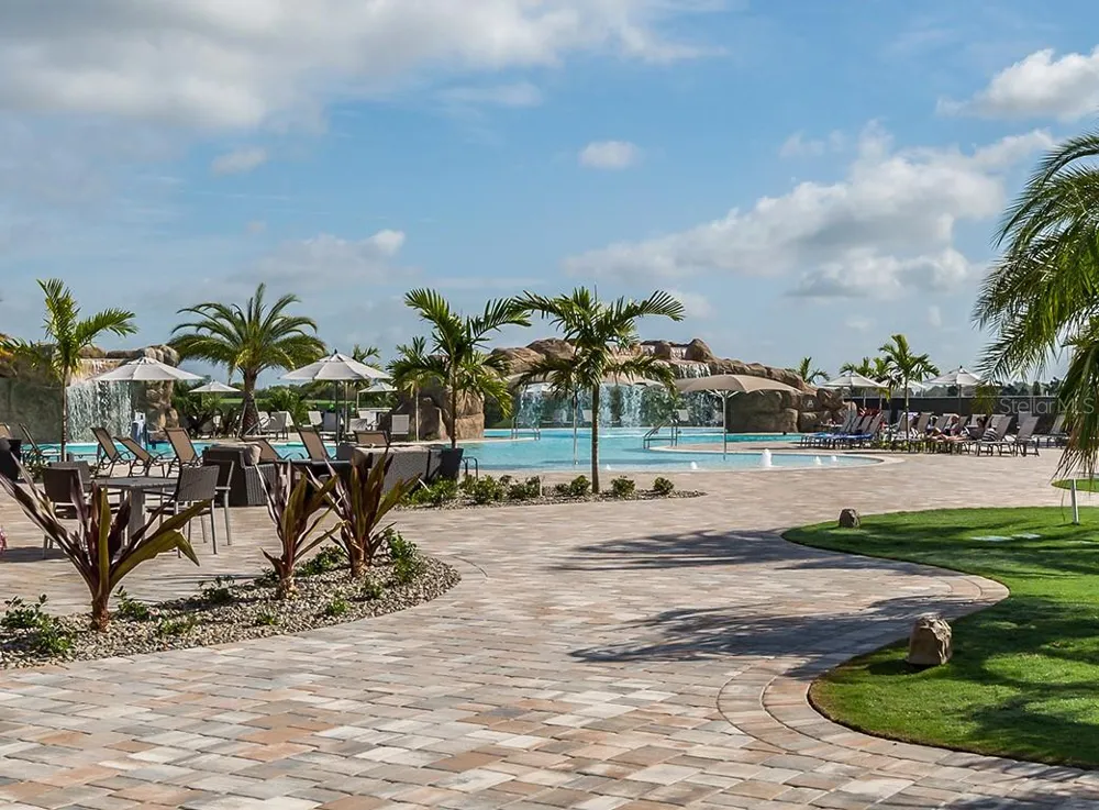 18114 GAWTHROP DRIVE #201 Lakewood Ranch, FL 34211