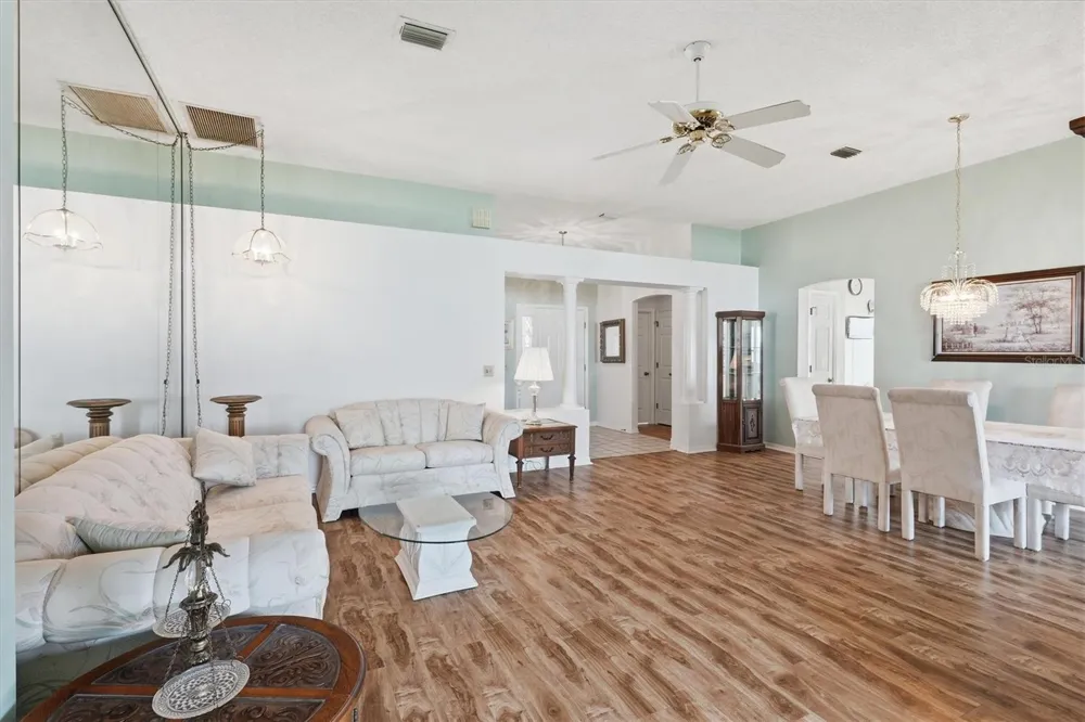 1260 GRANADA COURT Lady Lake, FL 32159