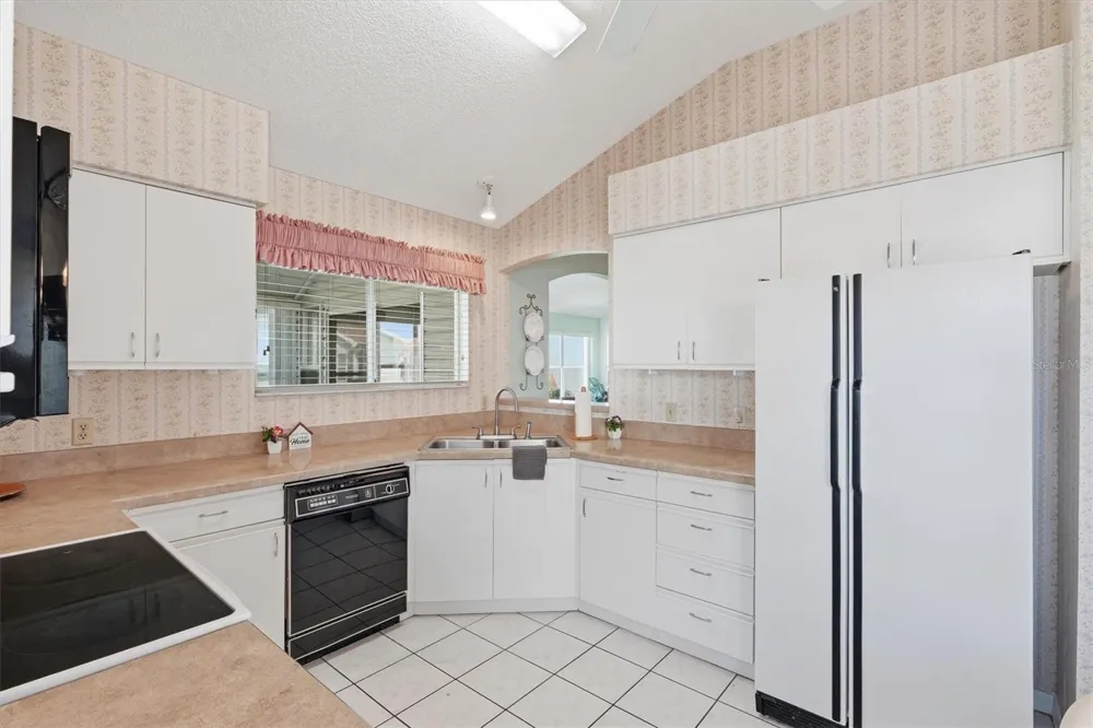 1260 GRANADA COURT Lady Lake, FL 32159